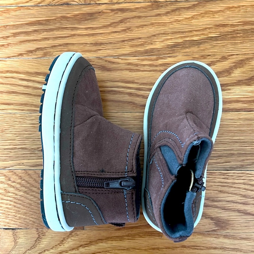 Oshkosh brown baby sneaker boots-Size 6T
